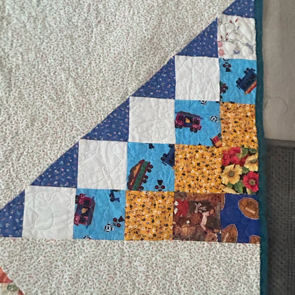 Handmade Pinwheel Patchwork Quilt - Cream with Multicolor Accents - Picture 8 of 9